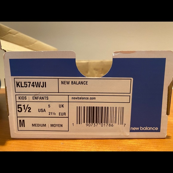 New Balance sneakers- baby/toddler size 5.5 - Picture 4 of 4